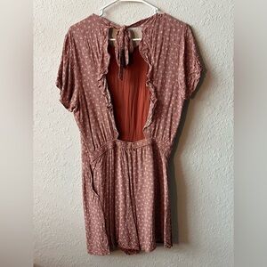 A&F open back romper!! 🤍